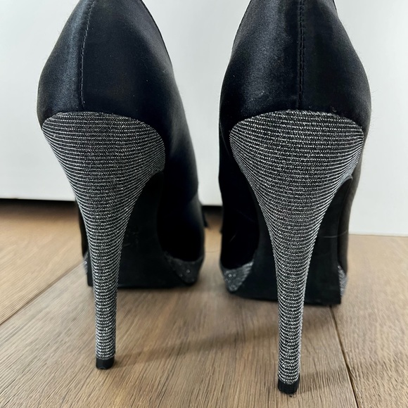 LULU TOWNSEND-Black Satin/Silver pumps. Size 7 - Picture 4 of 8